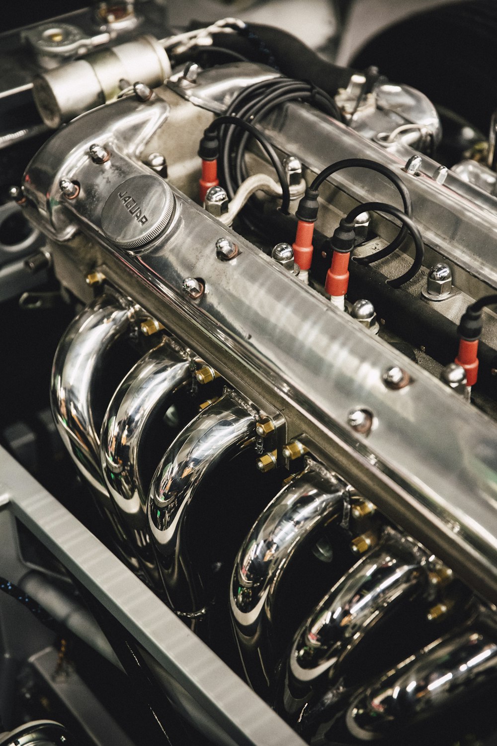 Detalle del motor con el cuerpo de aceleración
