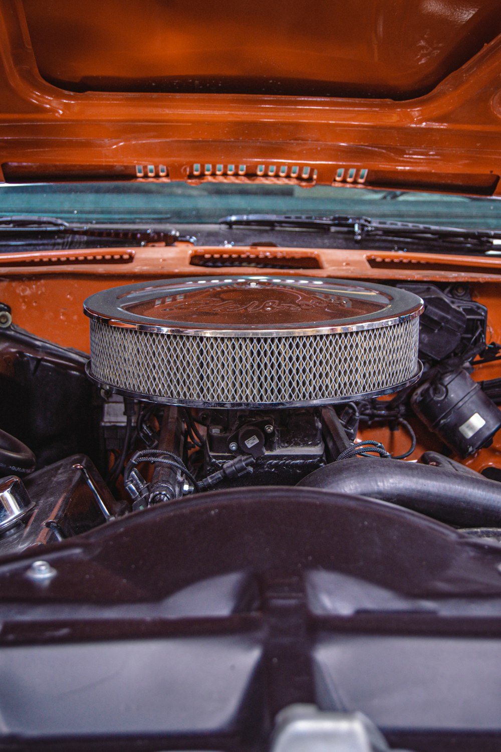 Frente del motor con el electroventilador y el radiador